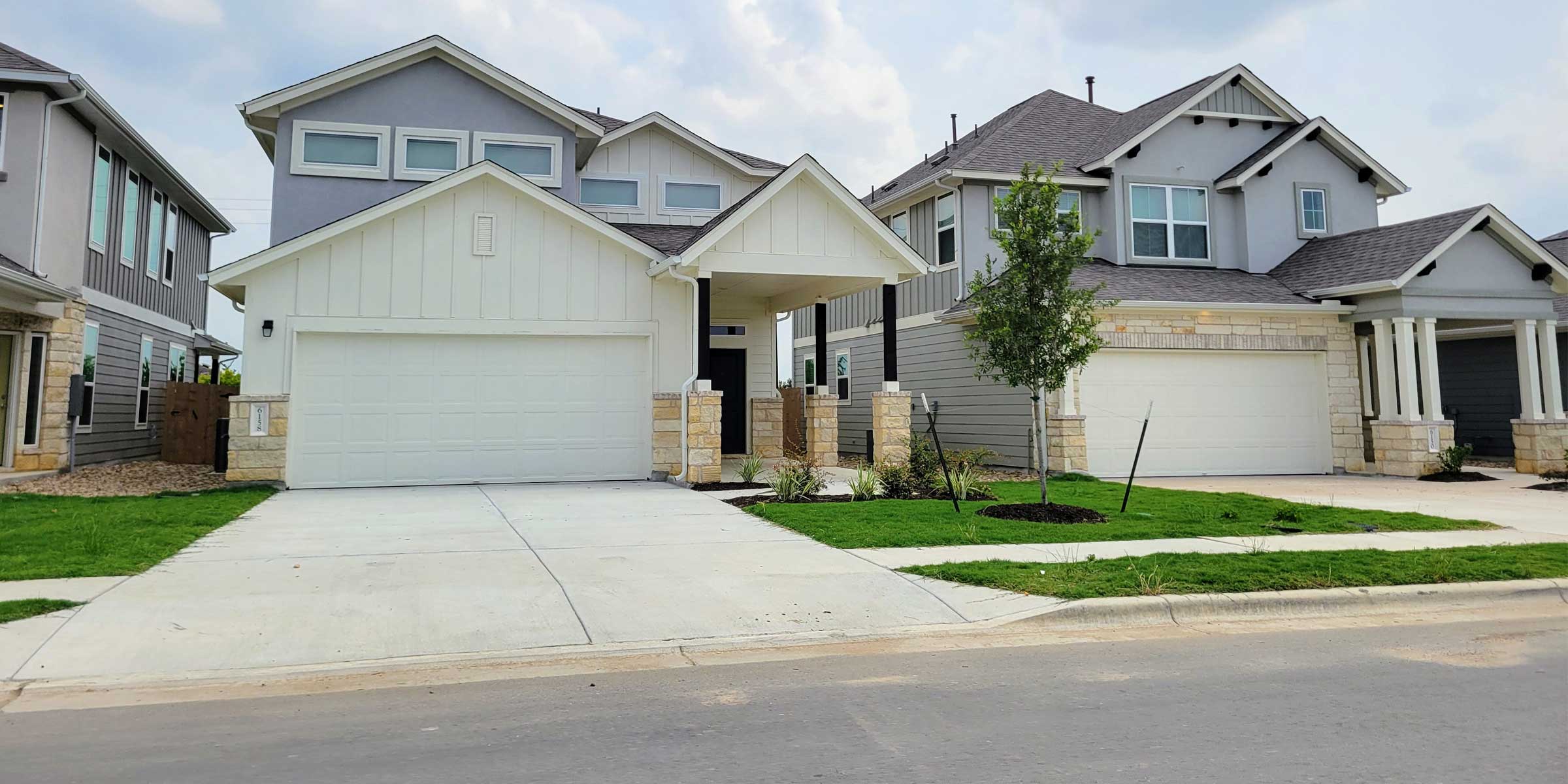 Example of new home builds in Buda, Texas