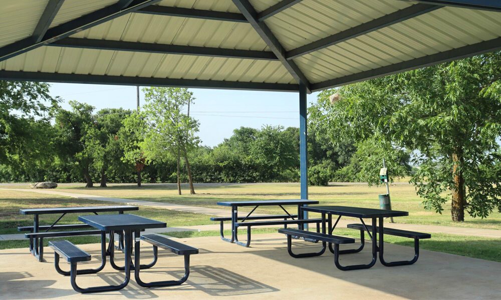 Summer Pointe Park picnic area